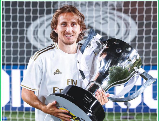 世体：赛前演讲时弗里克得到球迷欢呼，德容和朗格莱被嘘