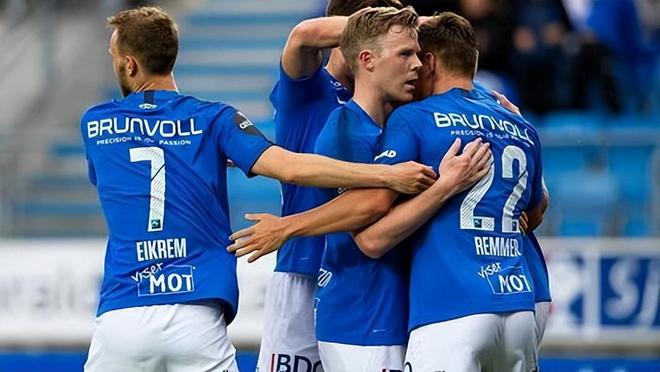 有人陷入泥 有人陷入泥